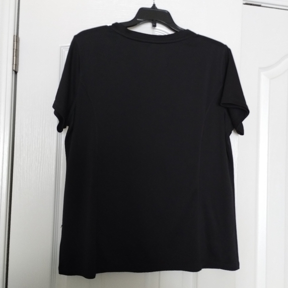 Made for Life Black V-Neck Short Sleeve Athletic Tee Size XL - Picture 2 of 3